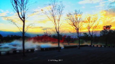 冬山河畔傳藝迷霧森林的黃昏夕照美景